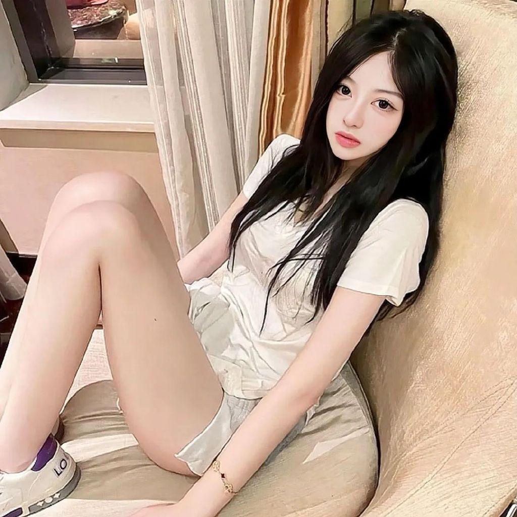 有没有很酷很拽的头像呀?(很酷很拽的图片女生)