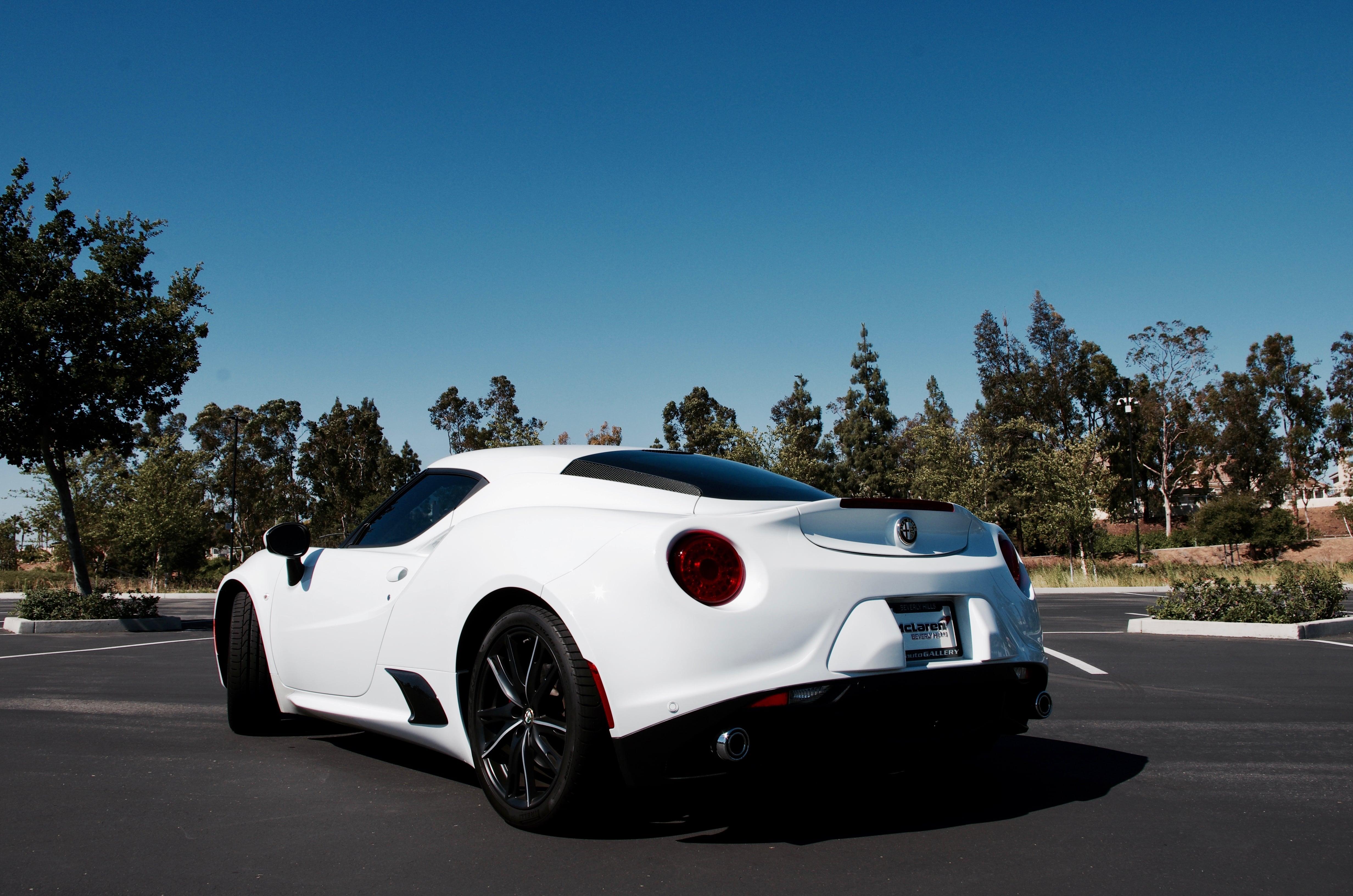 海外测评阿尔法61罗密欧4c漂亮而简陋纯粹而粗暴