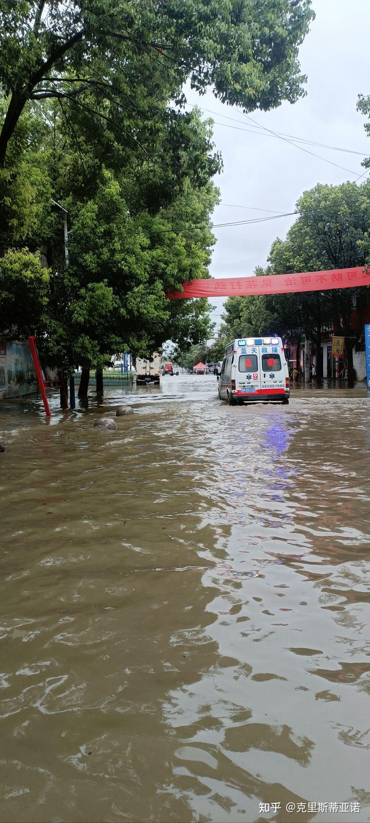 河南周口暴雨图片