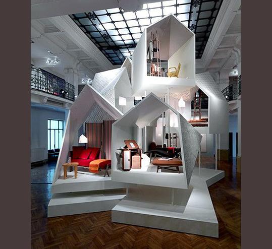 在展示柜生产厂家里异形展示柜的设计要点方成展柜336讲