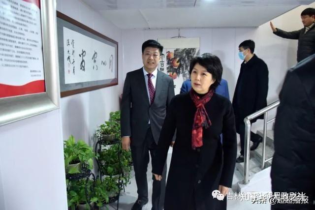 吉林工商学院美育文化中心主任,爱国主义教育基地创建人王明明及基地