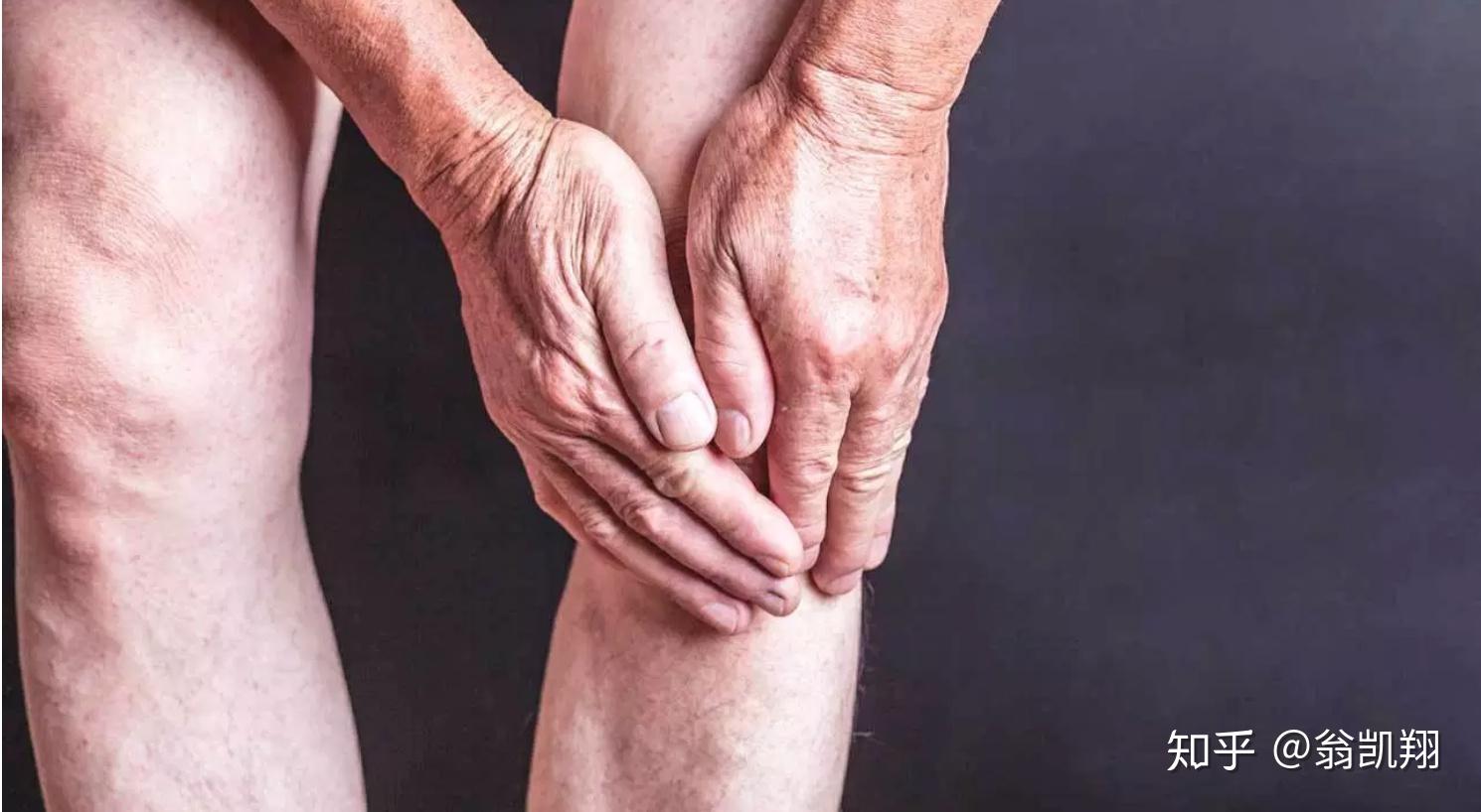 膝关节弯曲时总是会响什么原因造成的