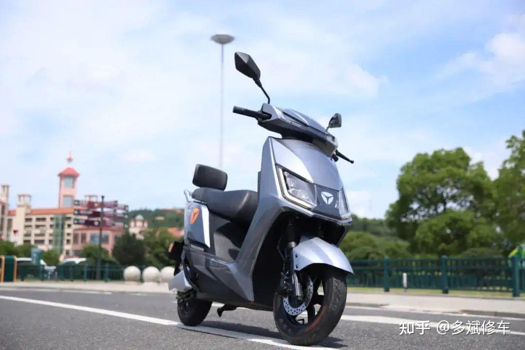 雅迪冠能 g5pro和t5,配石墨烯电池,续航120公里,哪款值得买 - 知乎