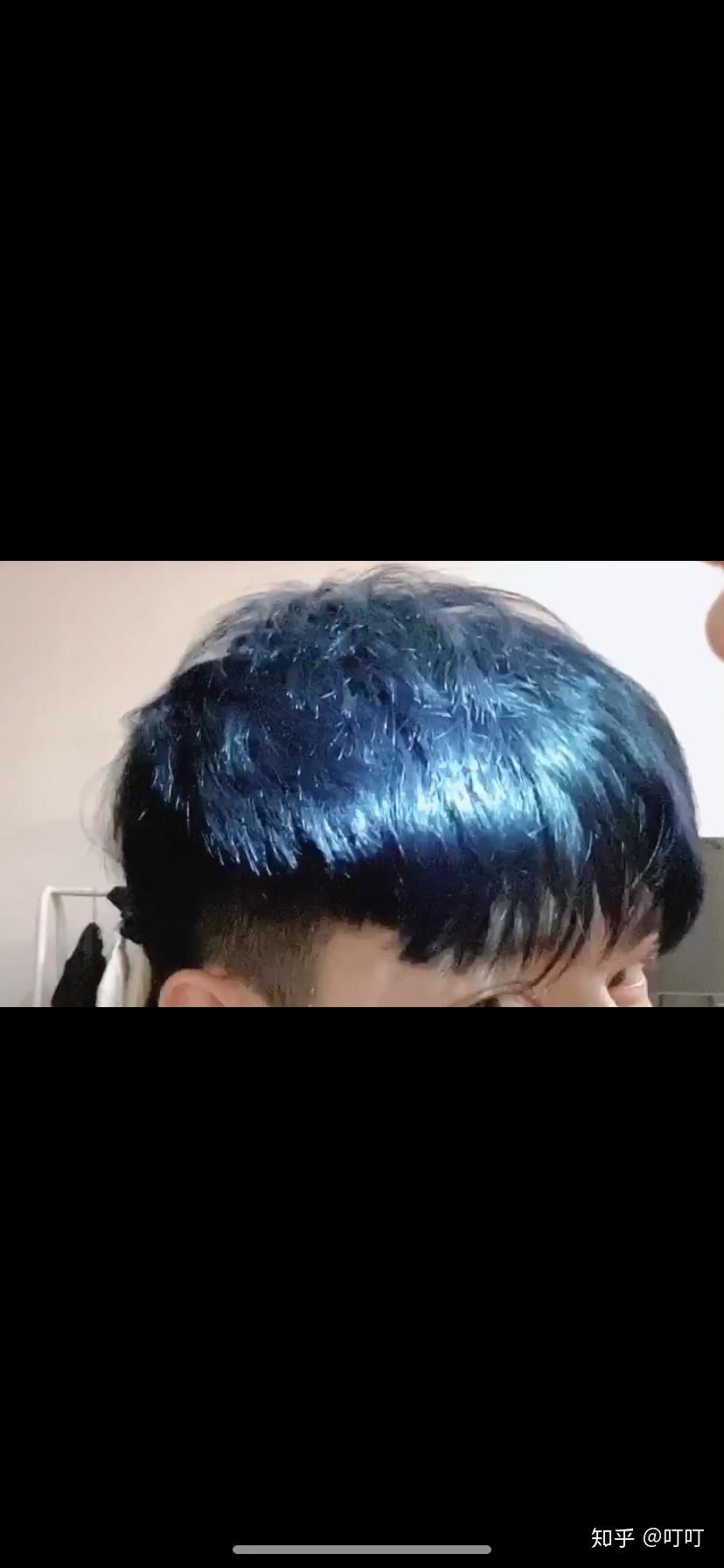 蓝黑色能不漂直接染吗就是那种室内看不出染了头发,阳光下泛微蓝的