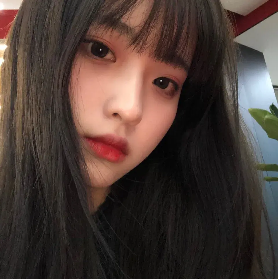 有哪些看上去干净温柔的女生头像?