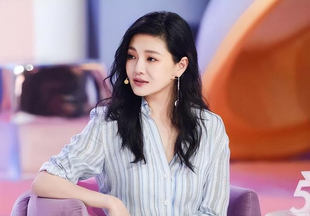 台湾省主持人怒斥大s吃相难看我拿4万抚养费婆家都骂我贪婪
