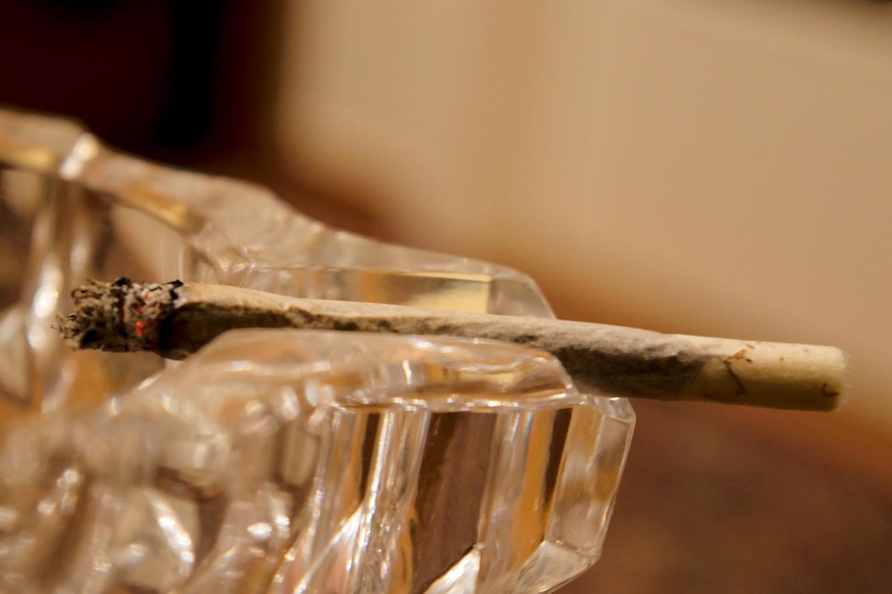 2. 合金元素添加