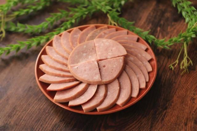 茶肠和红肠的区别实际上茶肠和红肠是比较相似的,但