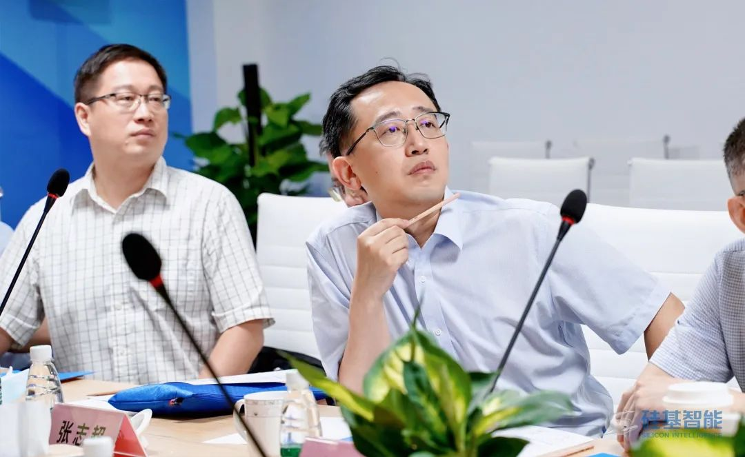 南京市商务局党委书记张志超一行莅临硅基智能交流考察