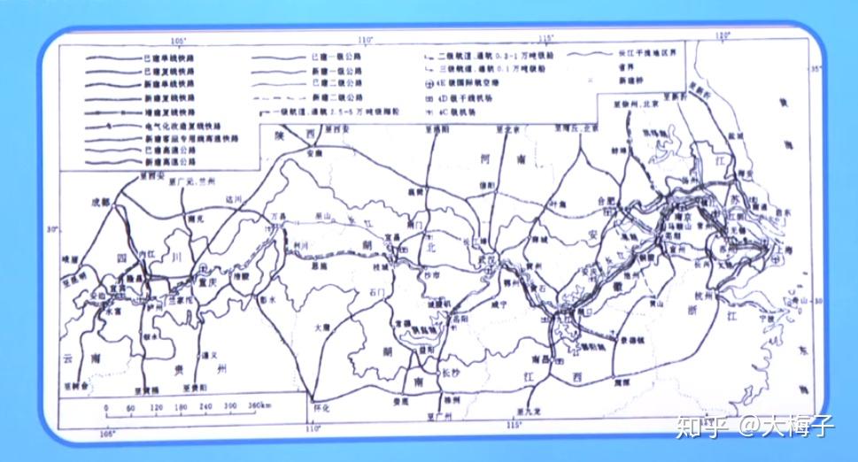 "三纵":京广线,焦枝线,枝柳线三条铁路线,大致同长江干流相交.