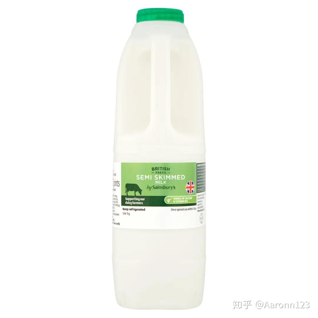半脱脂奶semi-skimmed milk图片来源 sainsburys (2020),https