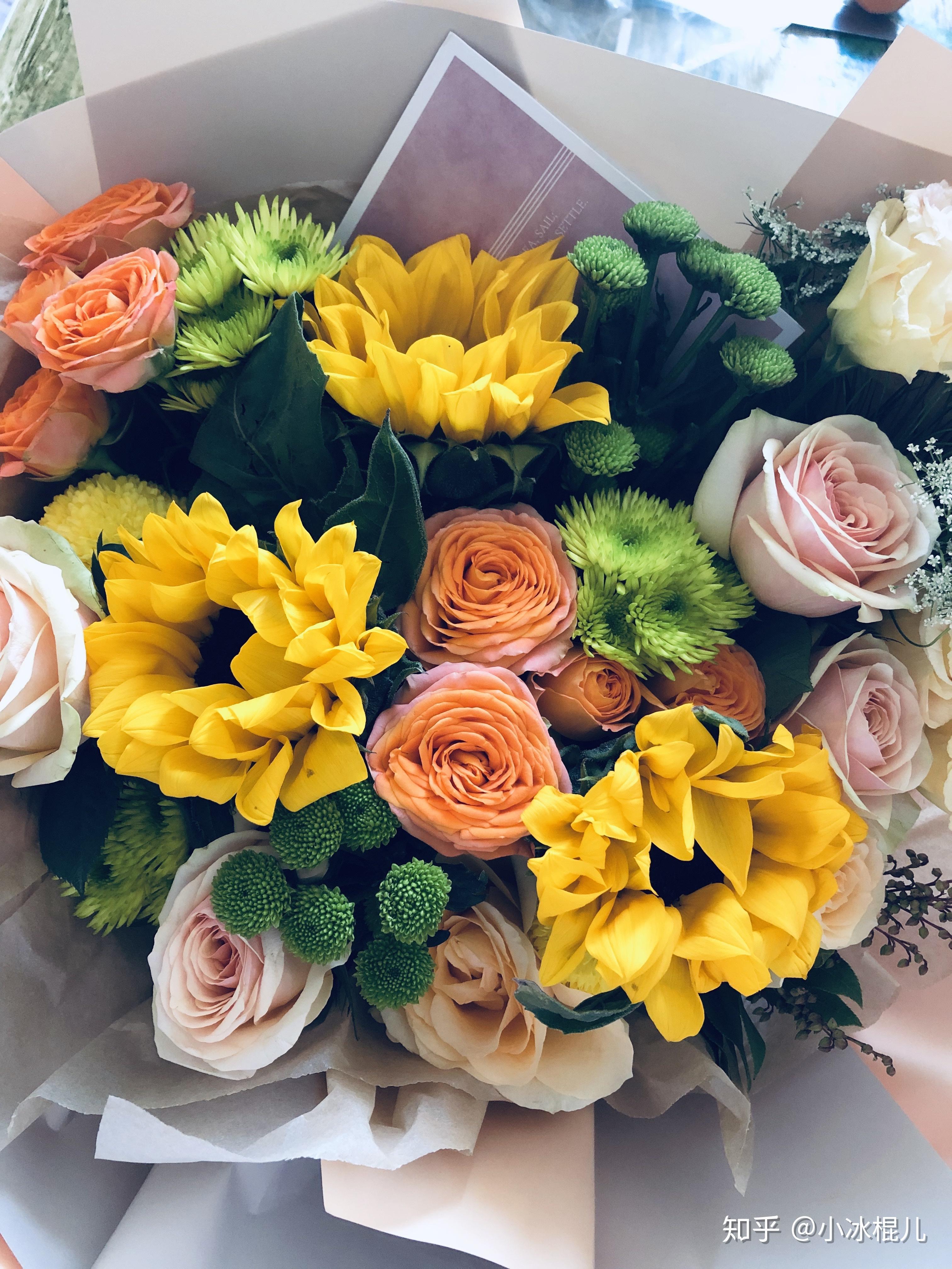 家里摆放鲜花费钱吗