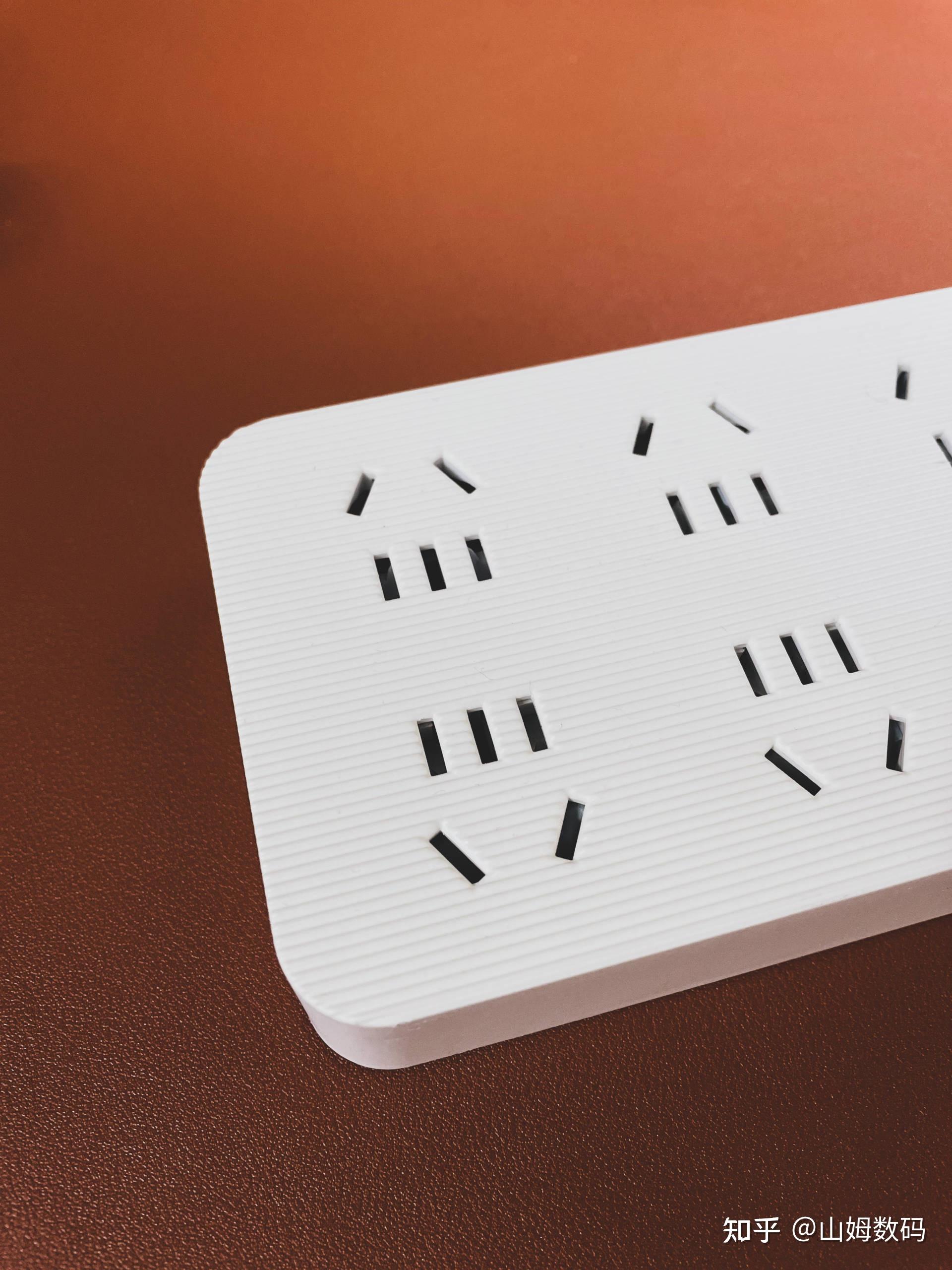 桌面升级计划奥睿科八孔插线板体验分享