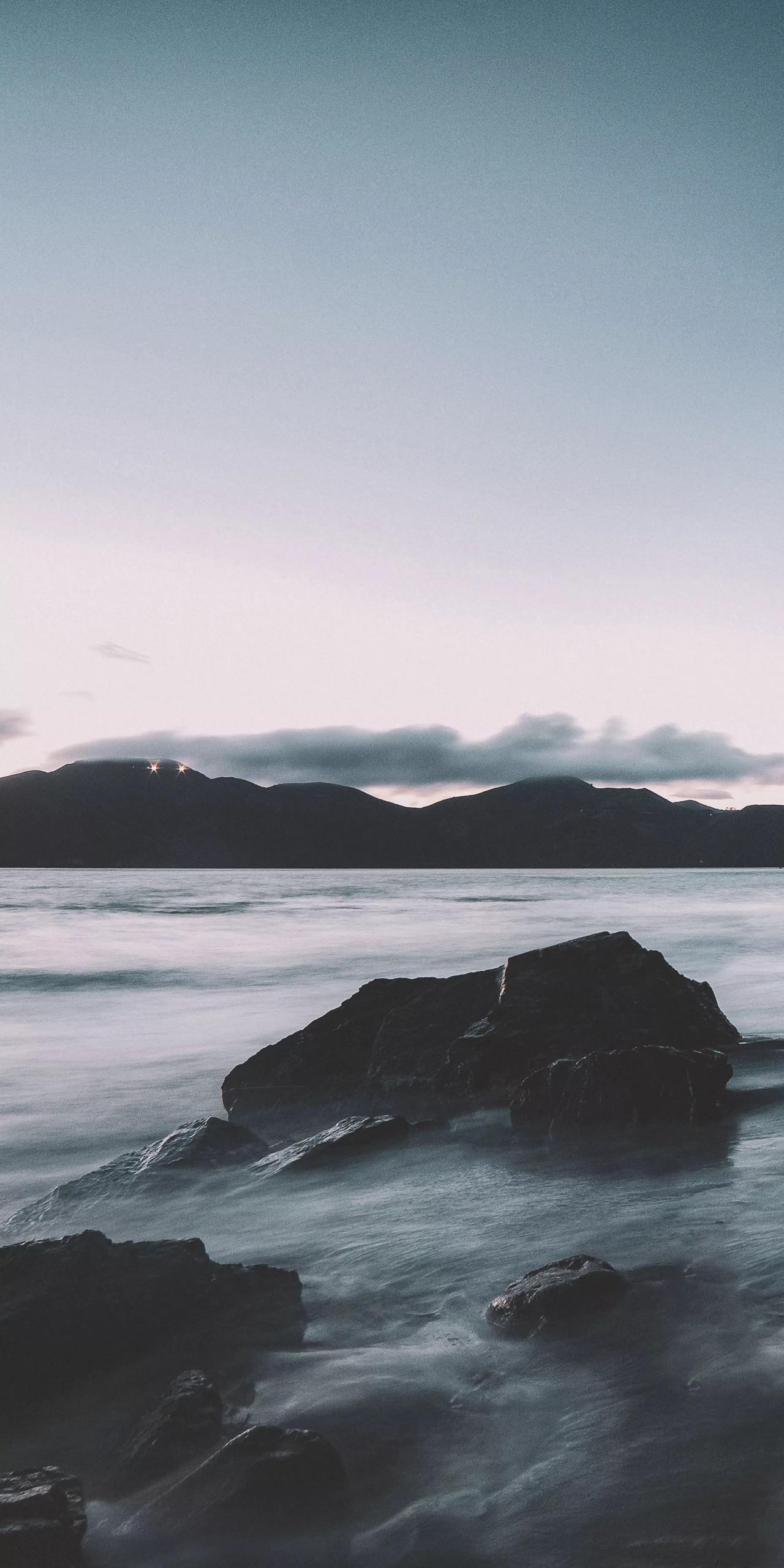 有没有好看的冷淡风或者比较惊艳的全面屏壁纸? - 知乎