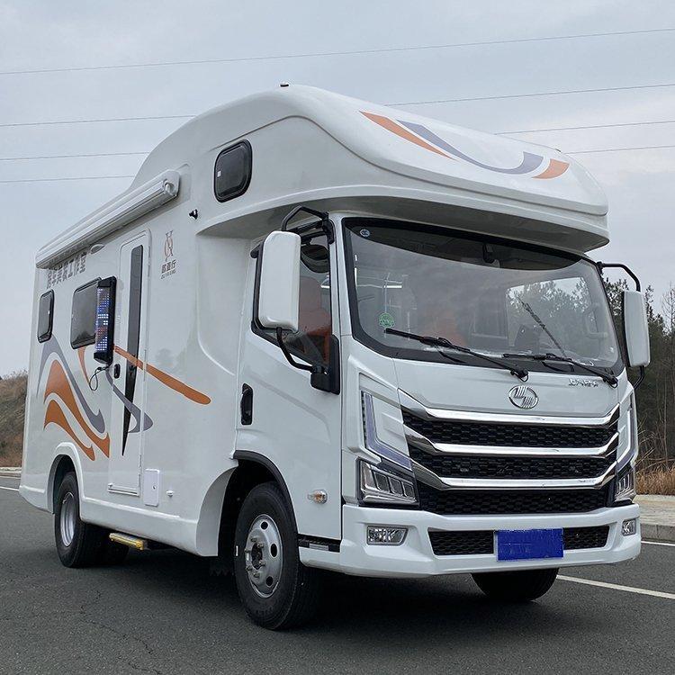 跃进轻卡平头房车,这款车基于上汽跃进h500底盘打造,超大内饰空间