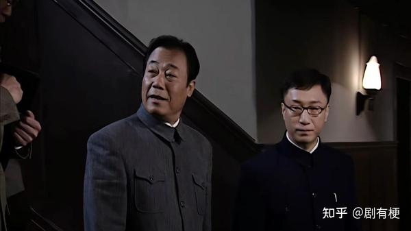 《潜伏》吴敬中为什么多次出手帮余则成一把？可不是亲信那么简单 - 知乎