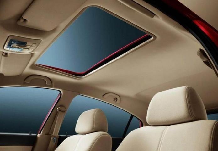 汽车内饰顶棚怎么清洗才能干净