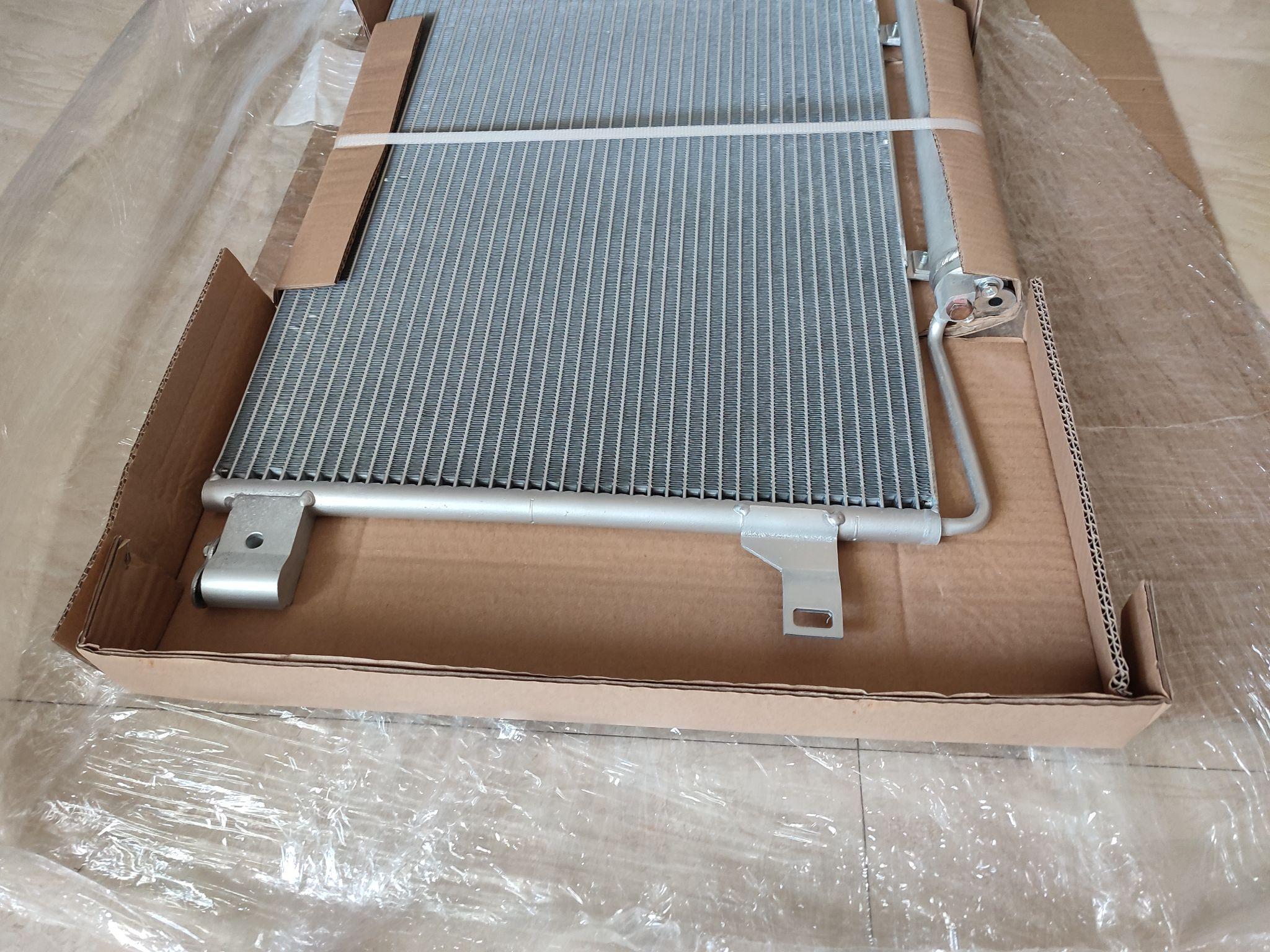 奔驰a160冷凝器干燥瓶