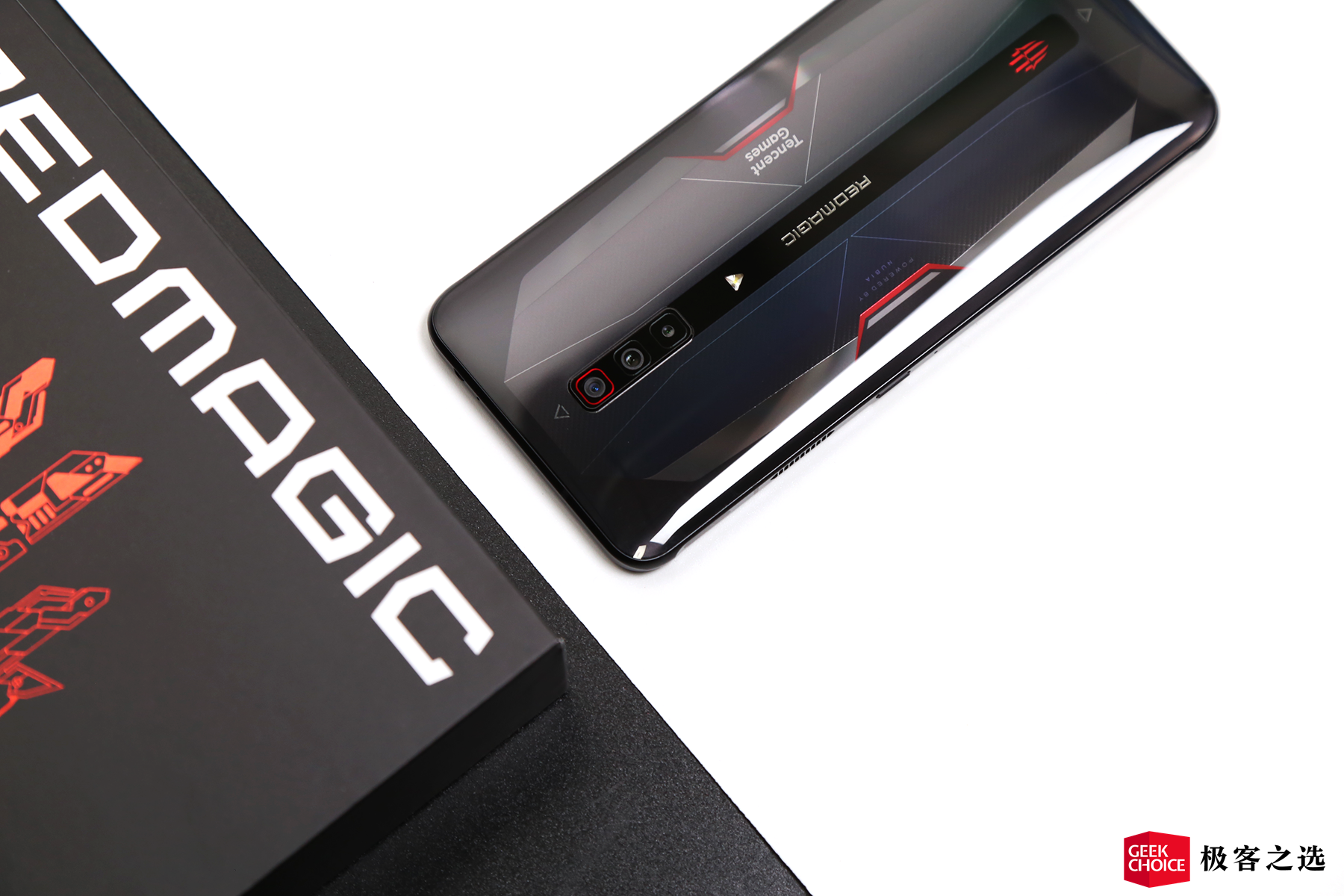 腾讯红魔游戏手机6体验165hz高刷屏骁龙888游戏党最优选