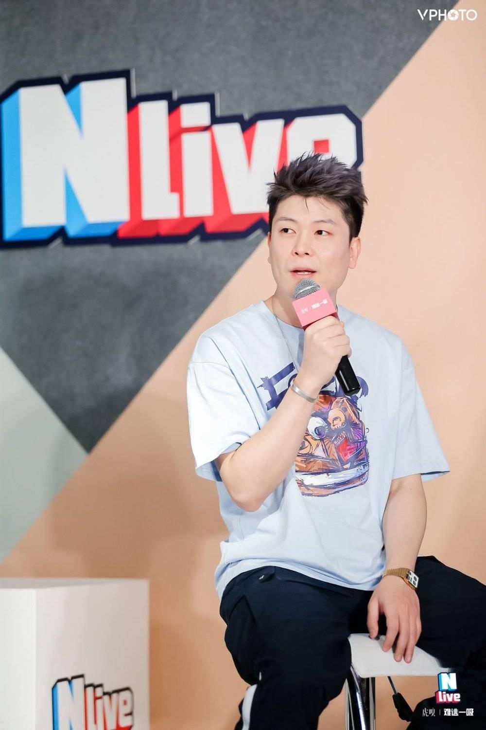 玩鞋的年轻人不要被鞋玩