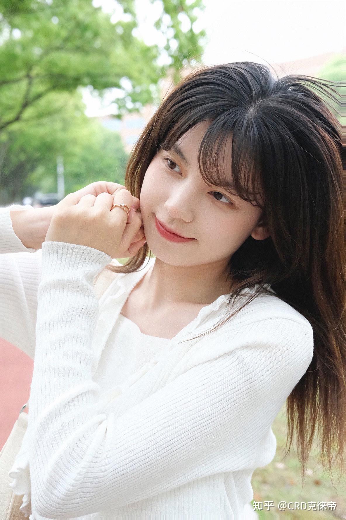 如何用珠宝打造氛围感美女