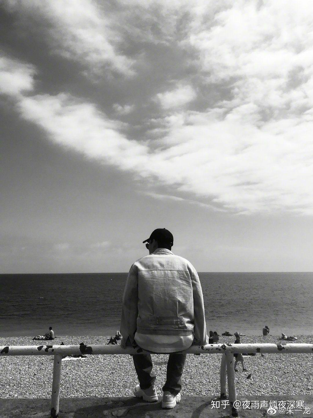 有没有朱一龙背影照或者远景照,可以当手机壁纸或者电脑桌面的?