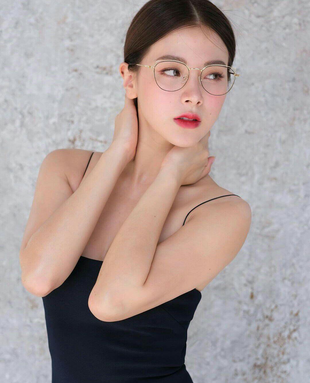 如何评价泰国女演员平采娜长相? - 知乎