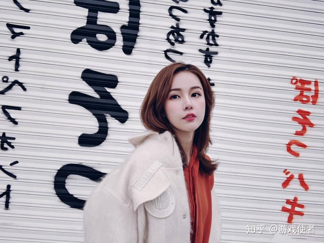 和平精英虎牙美女主播外貌像迪丽热巴人气一度超越不求人