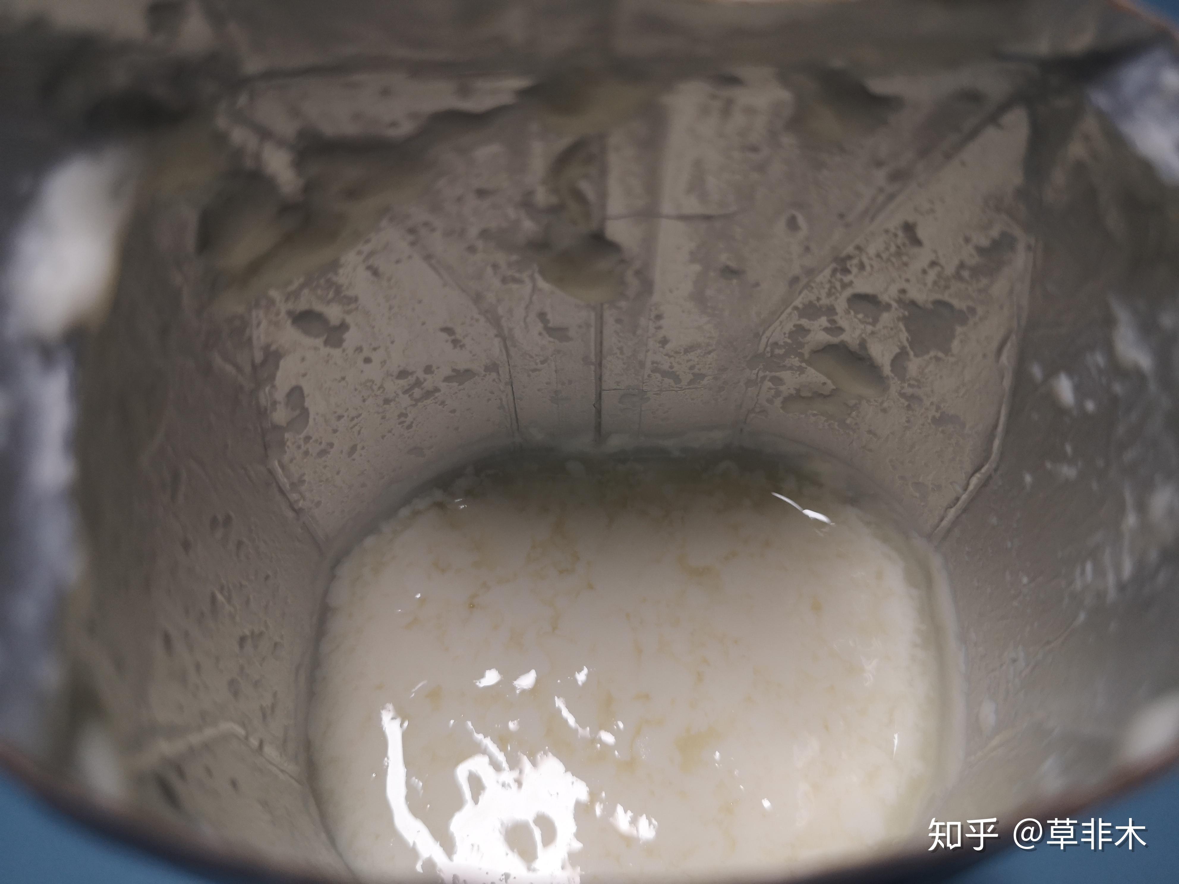 牛奶结块这样还能喝吗?