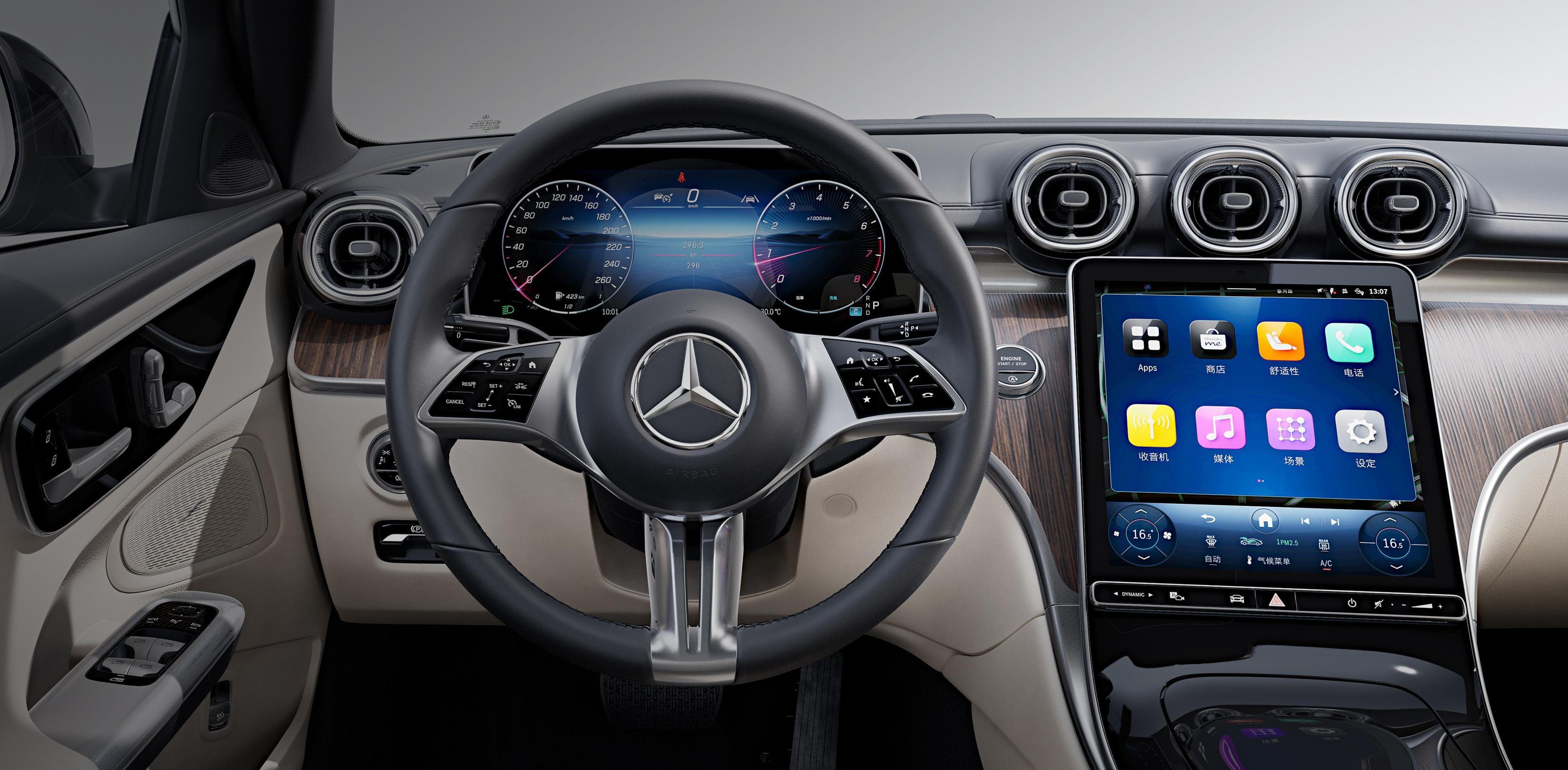 这车在 2025 年款上,无论是外观还是内饰,都传承了最新一代的奔驰 s