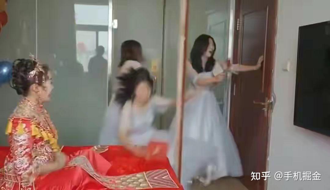 如何评价伴娘堵门要红包，伴郎连人带门一脚踹倒？ - 知乎