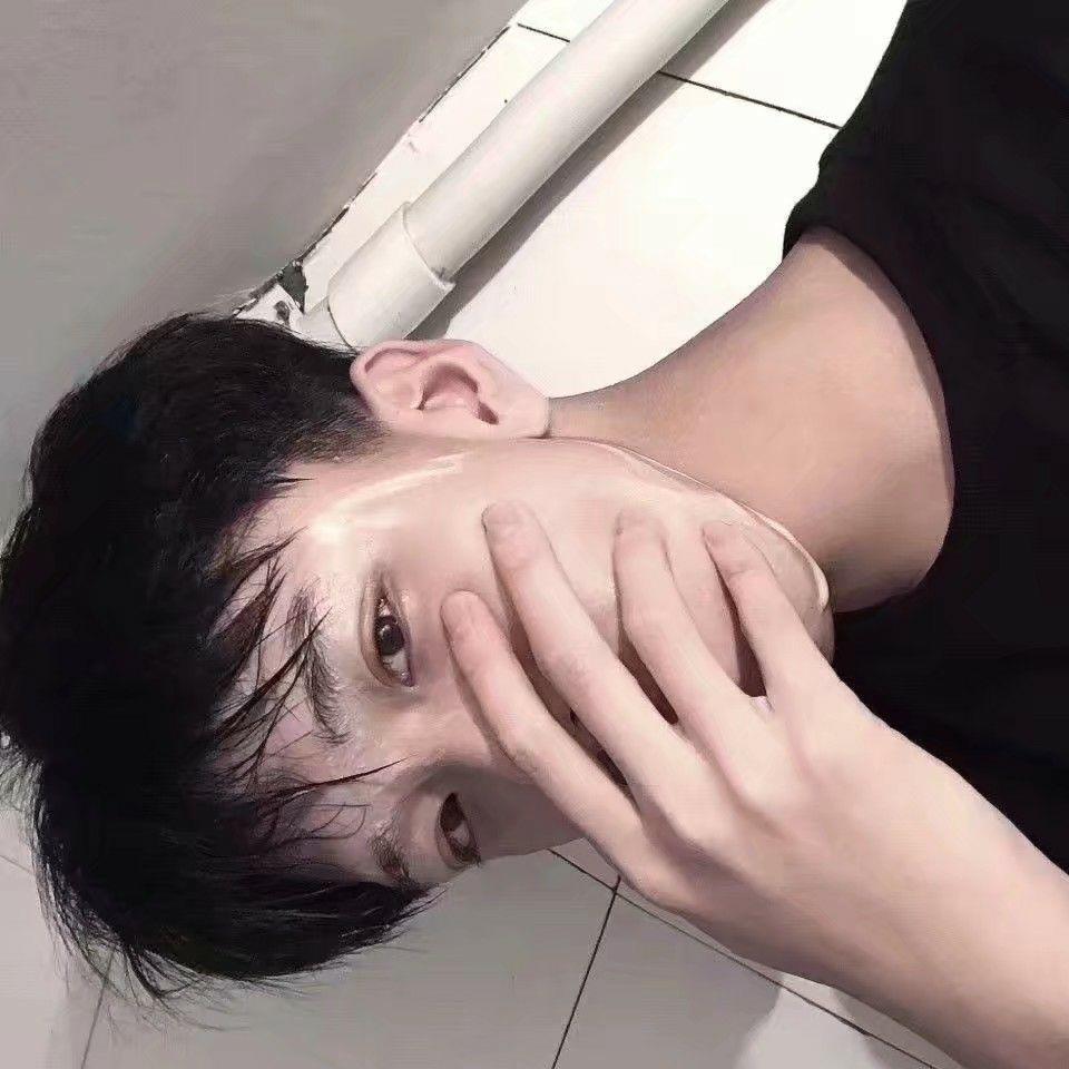 谁有那种男生酷酷的头像呀