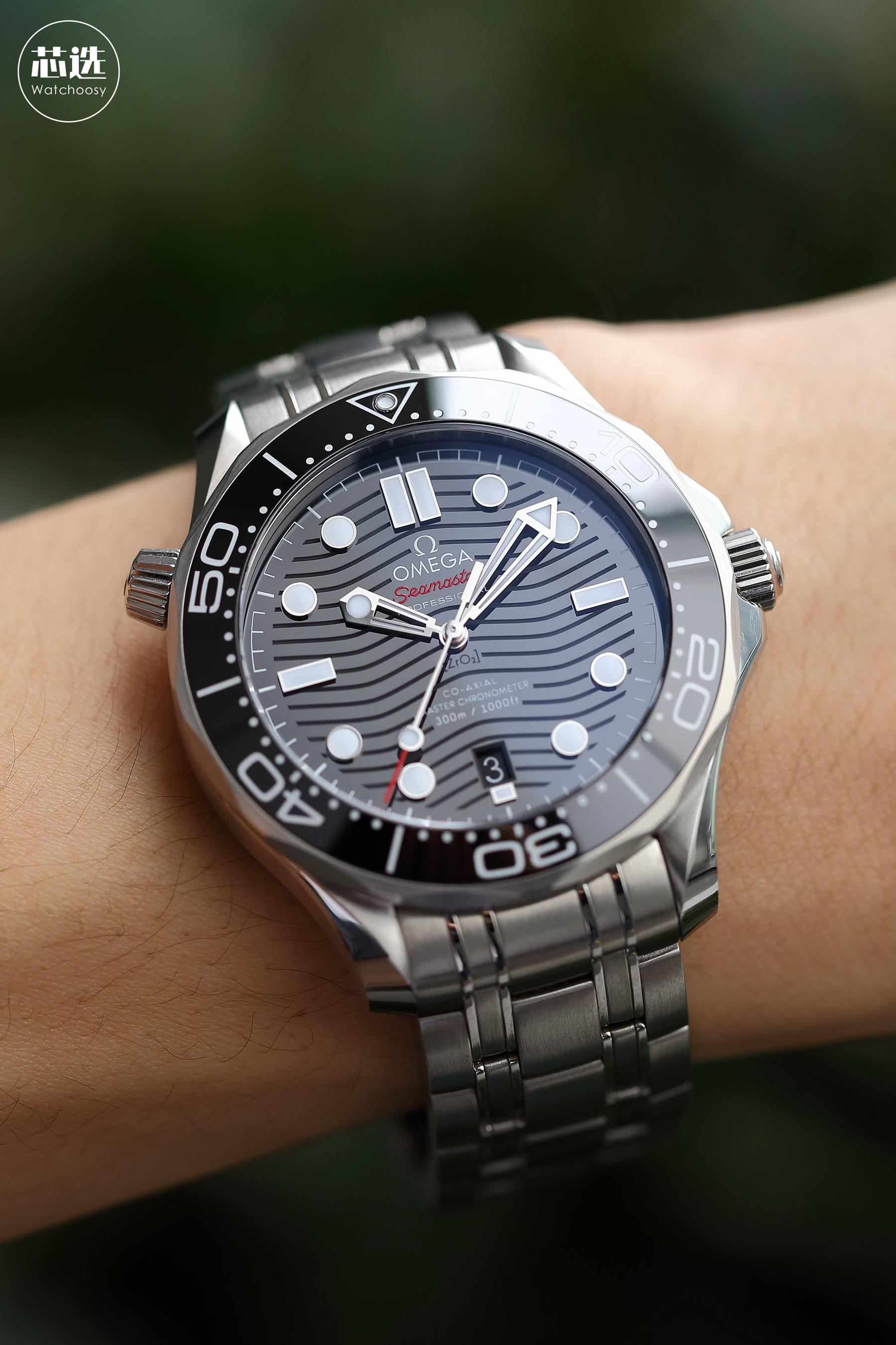 年度最佳潜水表欧米茄新款海马300m