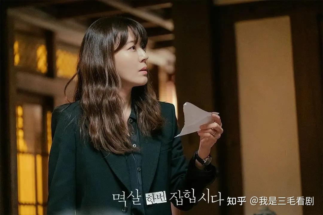 韩剧抓住你的衣领女记者陷杀人疑云孤身洗冤路漫漫揭秘