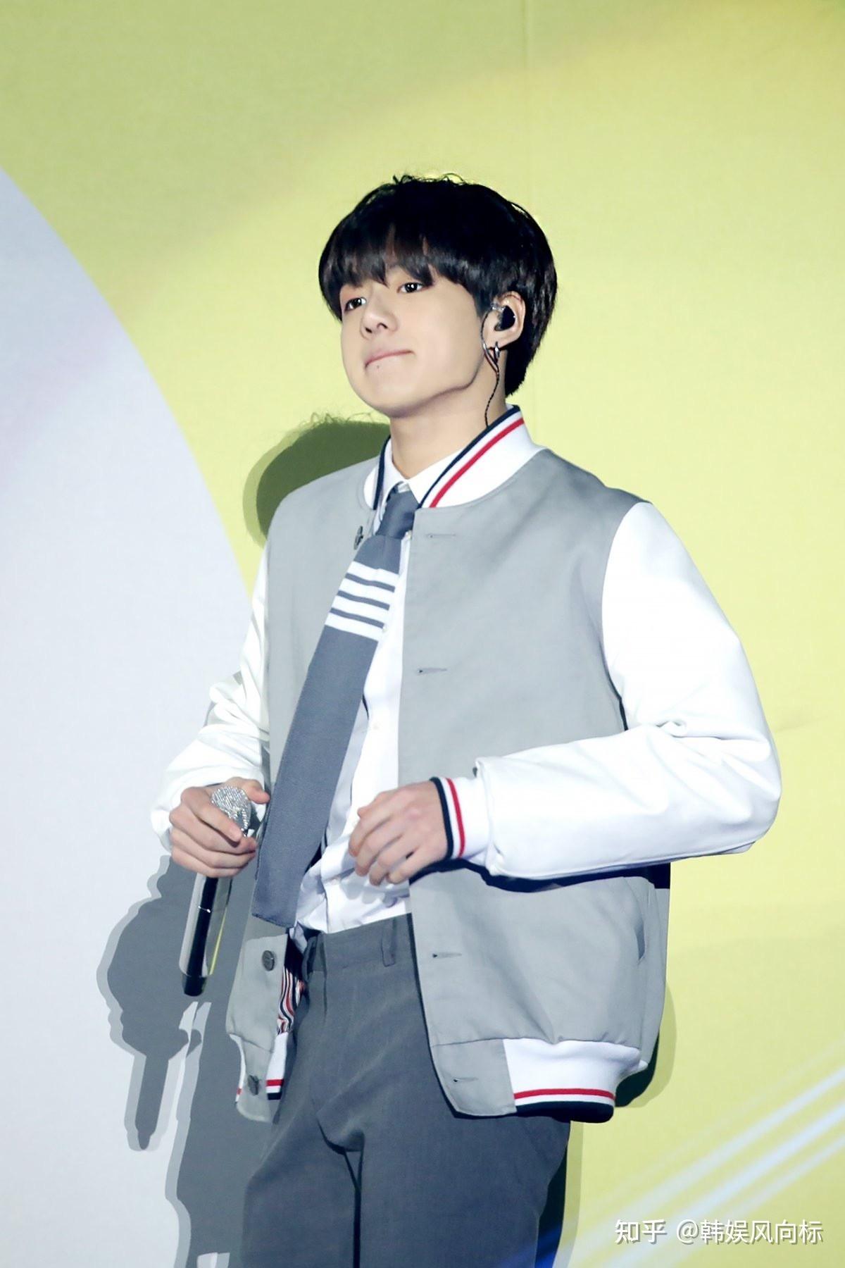 bts jungkook在最新的vlive吸引了2200万观众