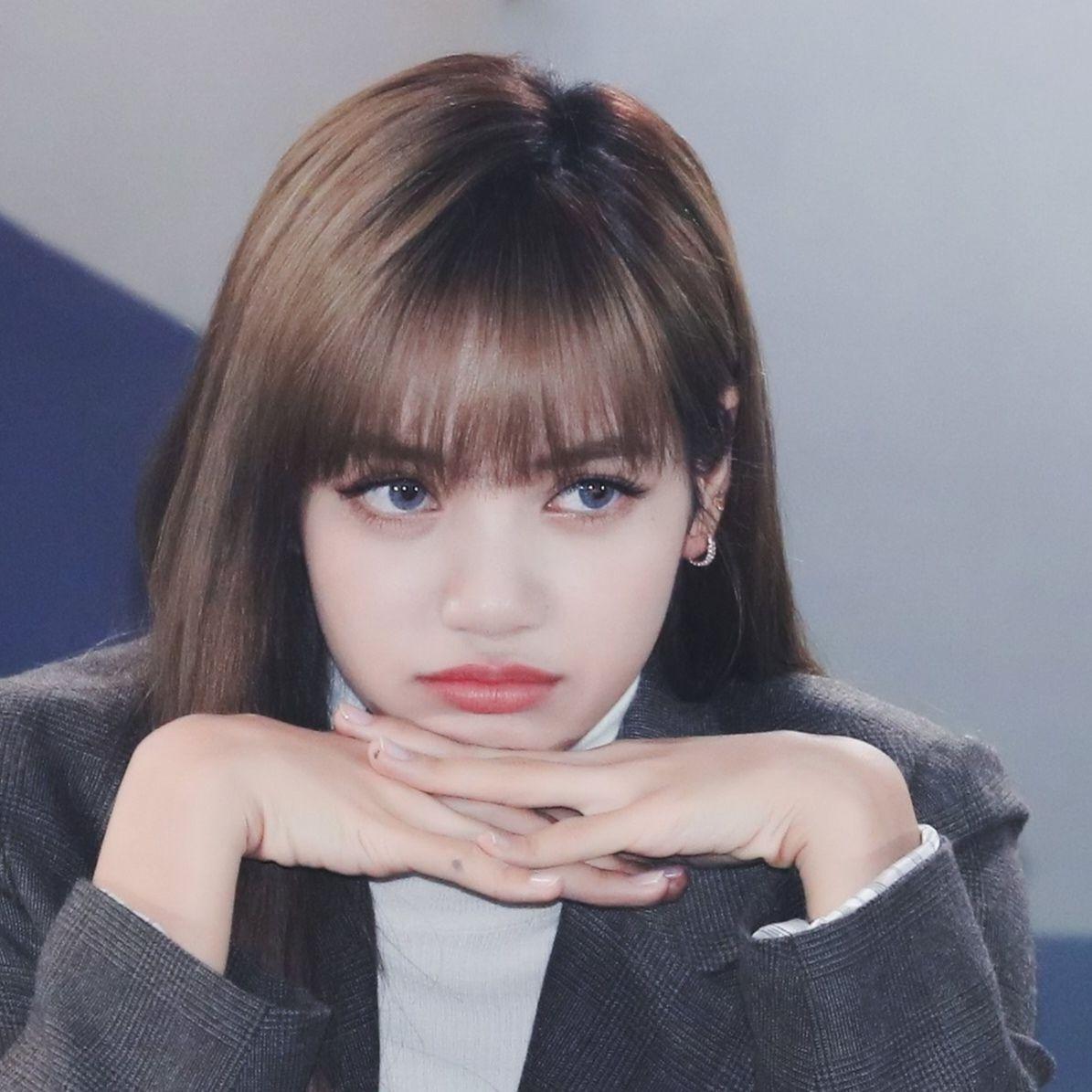 有没有lisa的适合当头像的照片