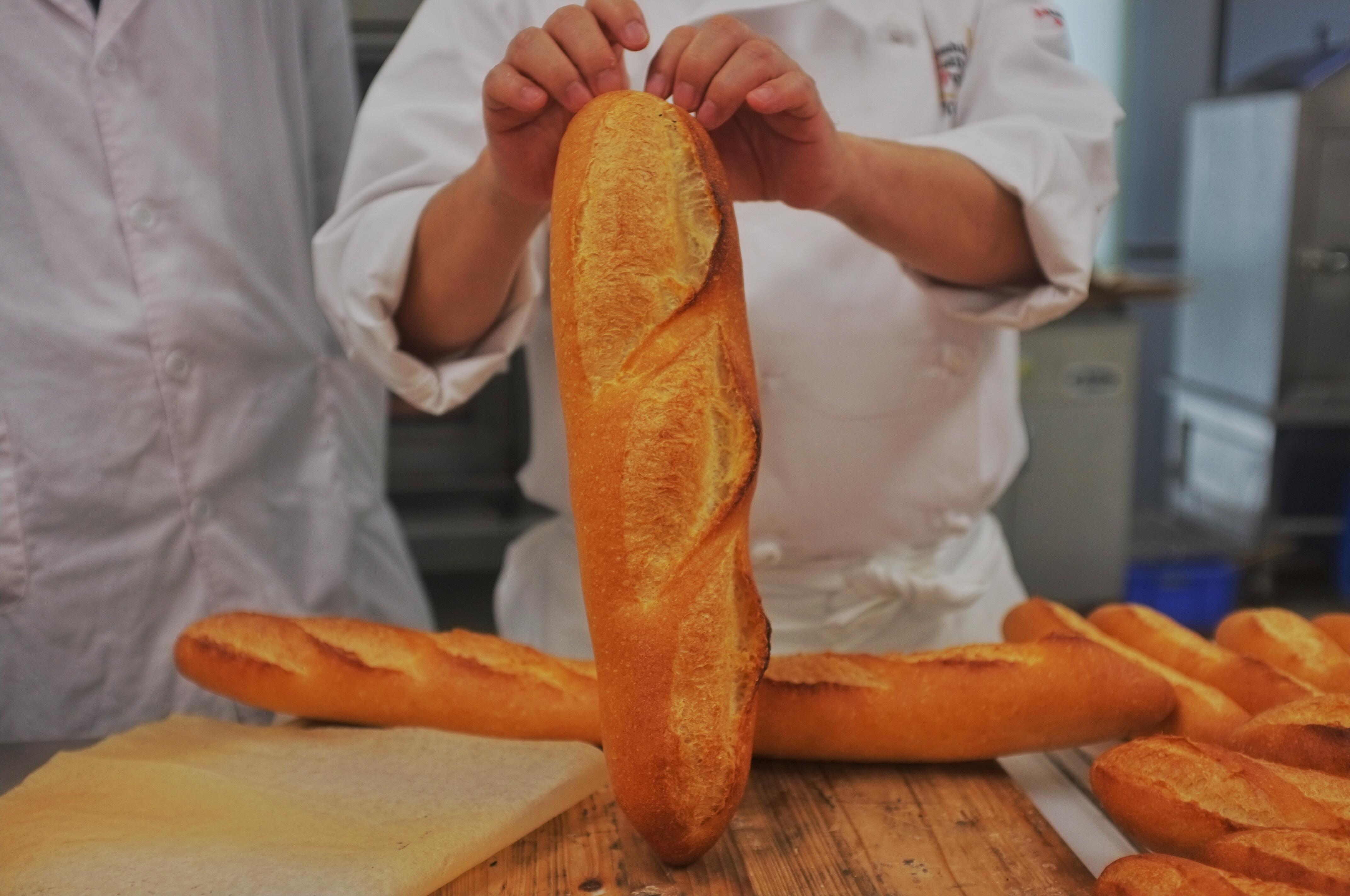 法棍面包怎么做_法棍面包的做法_豆果美食