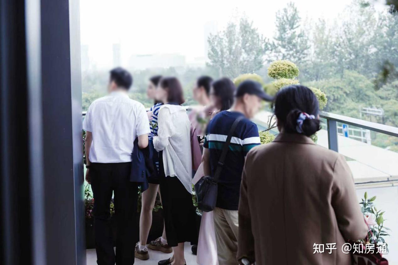 周来访破千组!打响江核四代宅热潮,稀缺头排瞰江洋房即将首开 - 知乎