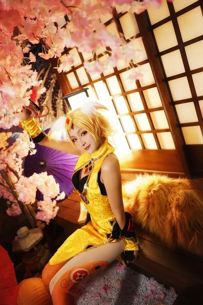 妲己给你送爱心王者荣耀cos