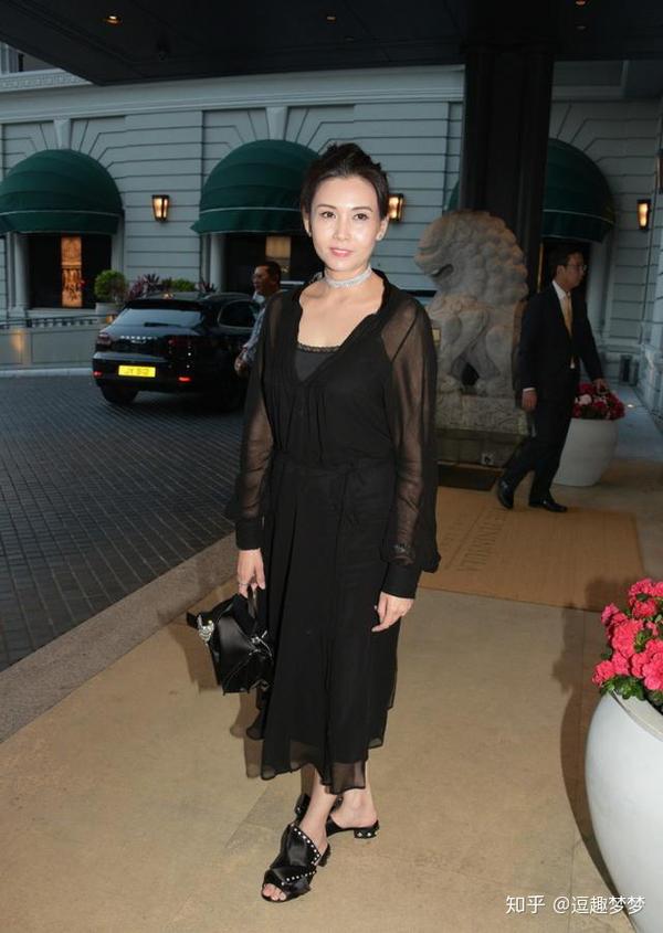 邱淑贞的天然脸也老了虽然看着挺显龄但气质却仍然高级