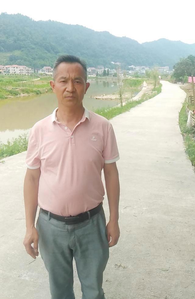 刘立新:三十五年教育路,三尺讲台献青春