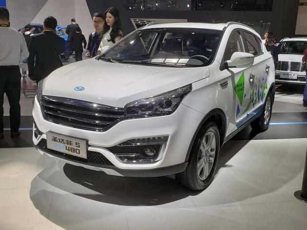 2018北京车展华泰圣达菲5xev480亮相最大续航450km