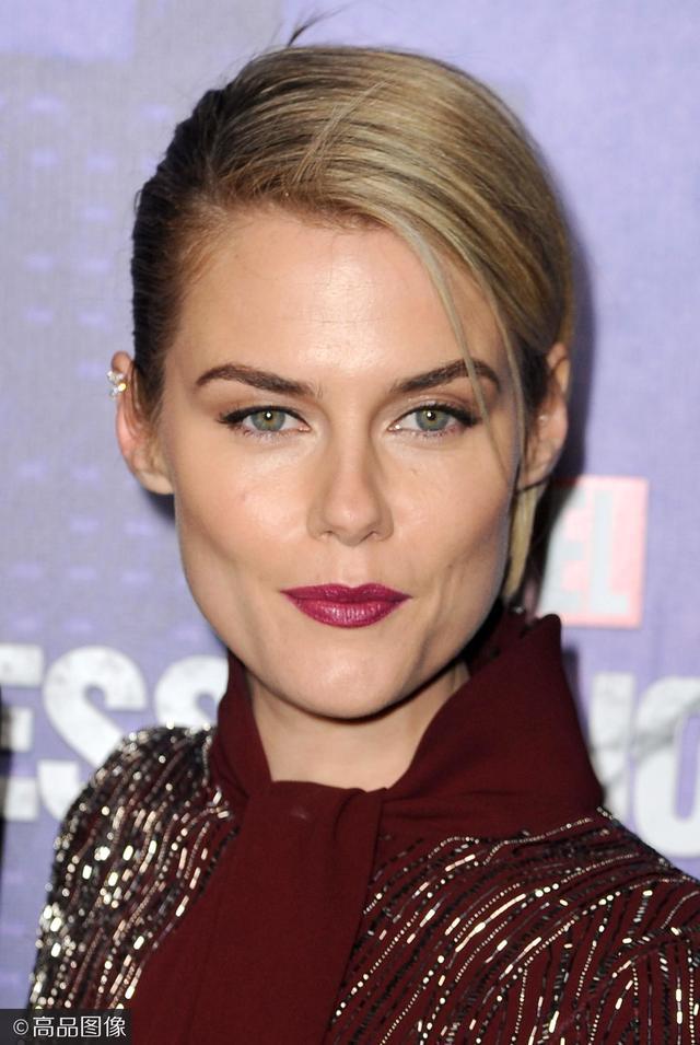 漫威电视剧杰西卡琼斯第二季首映女主还是那么美