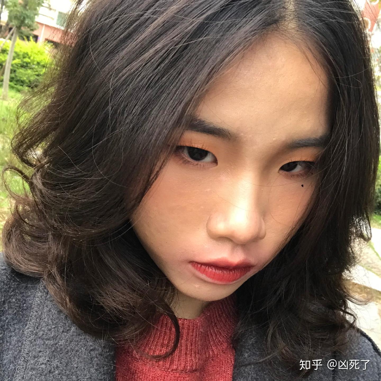 有没有那种单眼皮小眼睛塌鼻梁厚嘴唇但还挺好看的女生? - 知乎