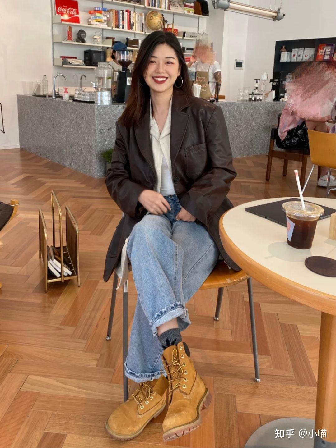 穿大黄靴搭配什么衣服好看? - 知乎