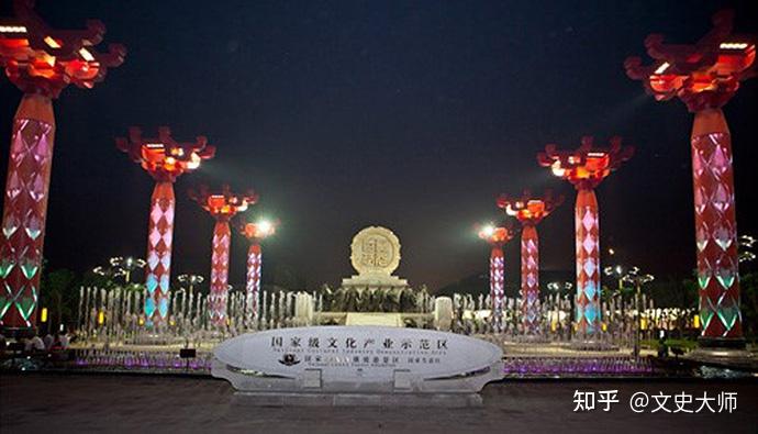 大唐不夜城李隆基帝王风范尽显开元广场柱子为何459米