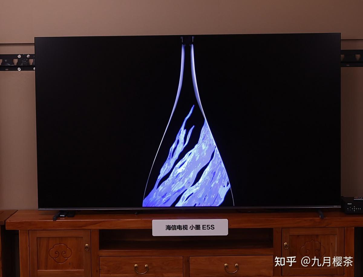 这个618想买新电视,海信小墨E5S跟阳光客厅绝配!从音画到外观,都是实打实销冠品质
