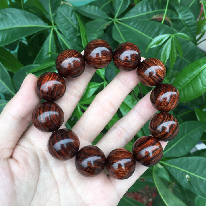 誉丰林:佩戴海南黄花梨手串的好处