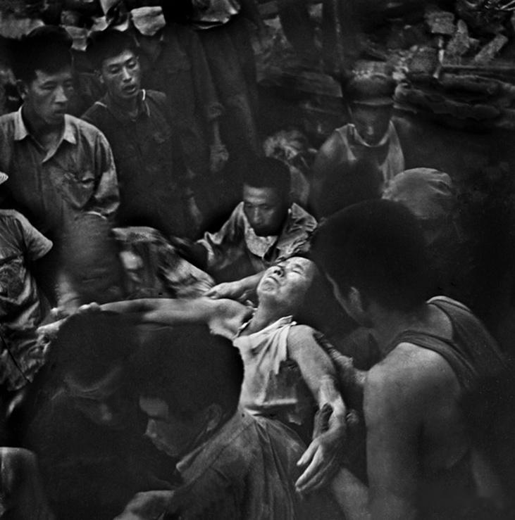 回眸历史:老照片见证真实的唐山大地震