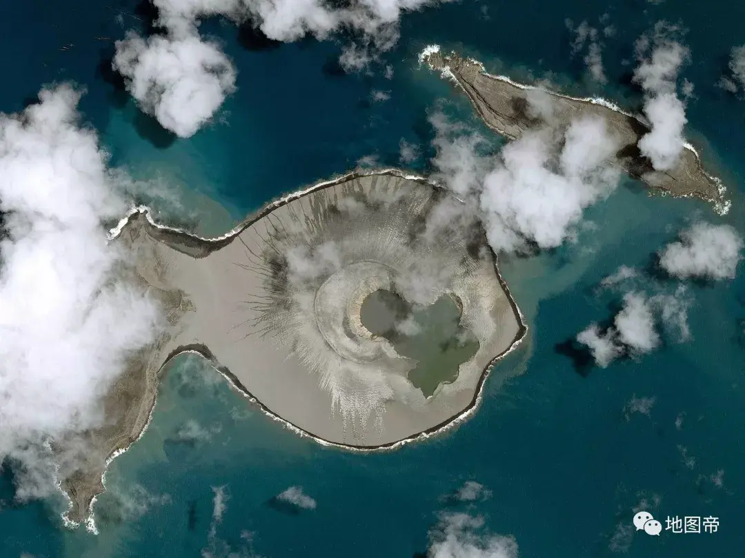 Volcano raises new island far south of Japan